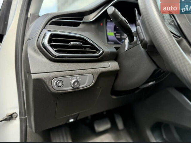 Серый Шевроле Bolt EUV, объемом двигателя 0 л и пробегом 102 тыс. км за 18200 $, фото 24 на Automoto.ua