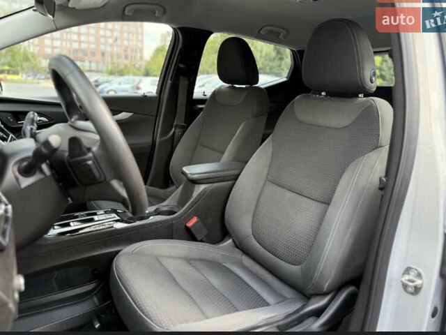 Серый Шевроле Bolt EUV, объемом двигателя 0 л и пробегом 102 тыс. км за 18200 $, фото 22 на Automoto.ua