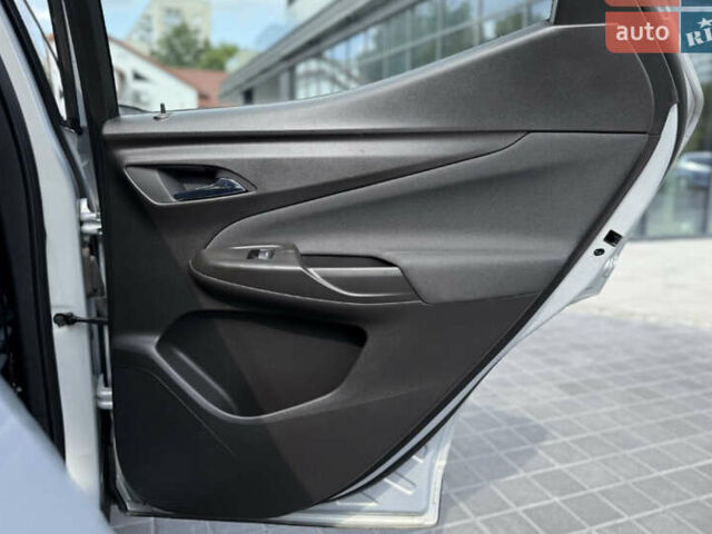 Серый Шевроле Bolt EUV, объемом двигателя 0 л и пробегом 102 тыс. км за 18200 $, фото 39 на Automoto.ua