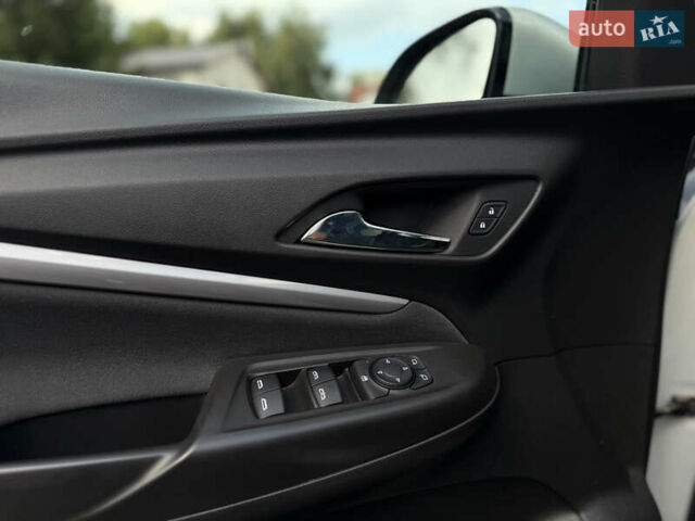 Сірий Шевроле Bolt EUV, об'ємом двигуна 0 л та пробігом 102 тис. км за 18400 $, фото 24 на Automoto.ua