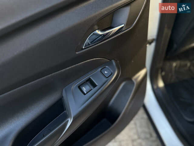 Сірий Шевроле Bolt EUV, об'ємом двигуна 0 л та пробігом 42 тис. км за 19650 $, фото 83 на Automoto.ua