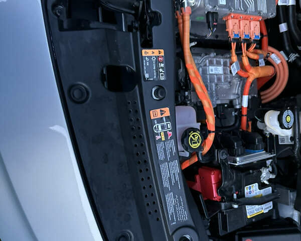 Серый Шевроле Bolt EUV, объемом двигателя 0 л и пробегом 11 тыс. км за 23000 $, фото 24 на Automoto.ua