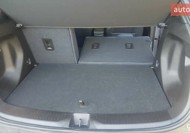 Сірий Шевроле Bolt EUV, об'ємом двигуна 0 л та пробігом 33 тис. км за 25000 $, фото 4 на Automoto.ua