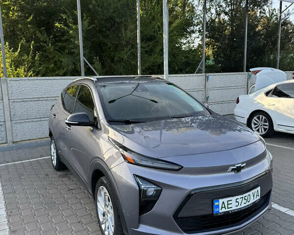 Серый Шевроле Bolt EUV, объемом двигателя 0 л и пробегом 43 тыс. км за 17000 $, фото 2 на Automoto.ua