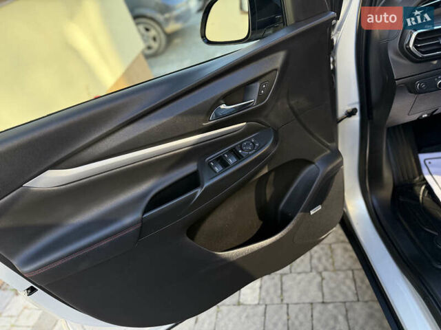 Сірий Шевроле Bolt EUV, об'ємом двигуна 0 л та пробігом 42 тис. км за 19650 $, фото 65 на Automoto.ua