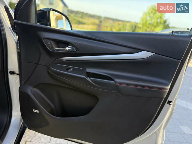 Сірий Шевроле Bolt EUV, об'ємом двигуна 0 л та пробігом 42 тис. км за 19650 $, фото 98 на Automoto.ua