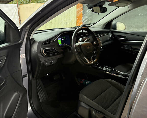 Серый Шевроле Bolt EUV, объемом двигателя 0 л и пробегом 81 тыс. км за 17400 $, фото 8 на Automoto.ua