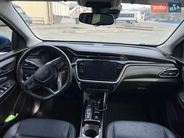 Синий Шевроле Bolt EUV, объемом двигателя 0 л и пробегом 30 тыс. км за 17000 $, фото 17 на Automoto.ua