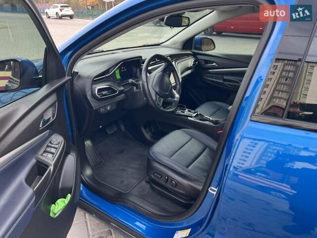 Синий Шевроле Bolt EUV, объемом двигателя 0 л и пробегом 30 тыс. км за 17000 $, фото 2 на Automoto.ua