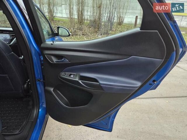 Синий Шевроле Bolt EUV, объемом двигателя 0 л и пробегом 55 тыс. км за 20999 $, фото 41 на Automoto.ua