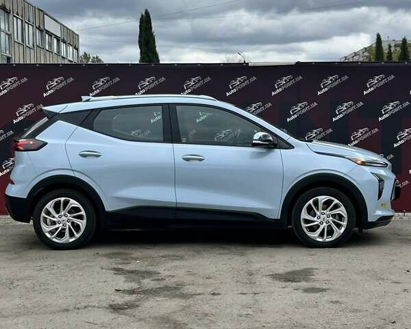 Синий Шевроле Bolt EUV, объемом двигателя 0 л и пробегом 57 тыс. км за 20900 $, фото 3 на Automoto.ua