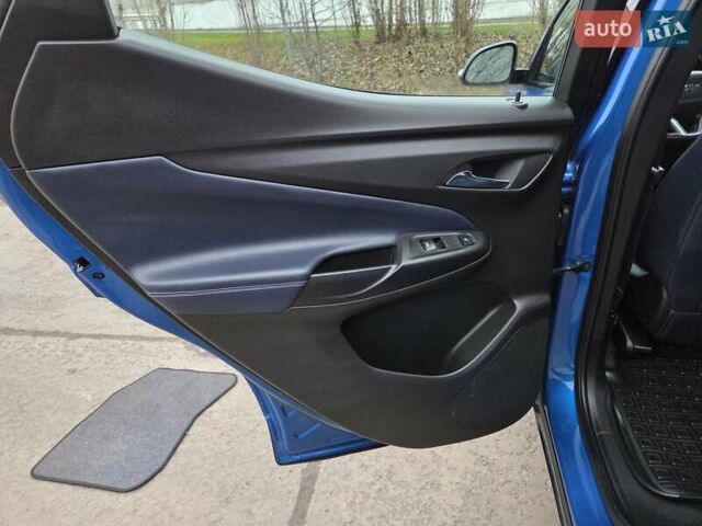 Синий Шевроле Bolt EUV, объемом двигателя 0 л и пробегом 55 тыс. км за 20999 $, фото 32 на Automoto.ua