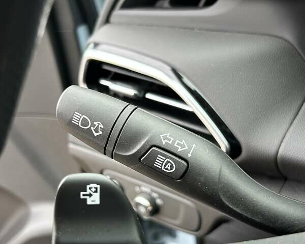 Синий Шевроле Bolt EUV, объемом двигателя 0 л и пробегом 57 тыс. км за 20900 $, фото 26 на Automoto.ua