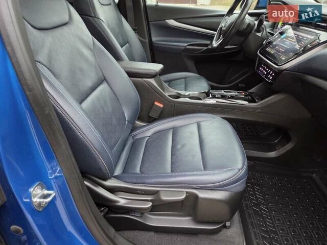 Синий Шевроле Bolt EUV, объемом двигателя 0 л и пробегом 55 тыс. км за 20999 $, фото 55 на Automoto.ua