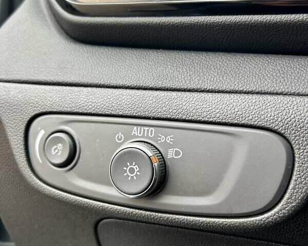 Синий Шевроле Bolt EUV, объемом двигателя 0 л и пробегом 57 тыс. км за 20900 $, фото 25 на Automoto.ua