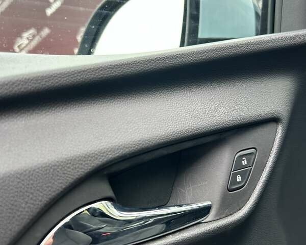 Синий Шевроле Bolt EUV, объемом двигателя 0 л и пробегом 57 тыс. км за 20900 $, фото 24 на Automoto.ua