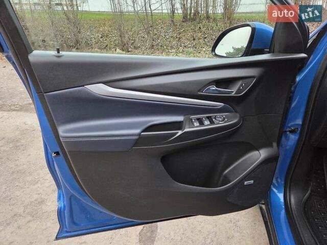 Синий Шевроле Bolt EUV, объемом двигателя 0 л и пробегом 55 тыс. км за 20999 $, фото 29 на Automoto.ua