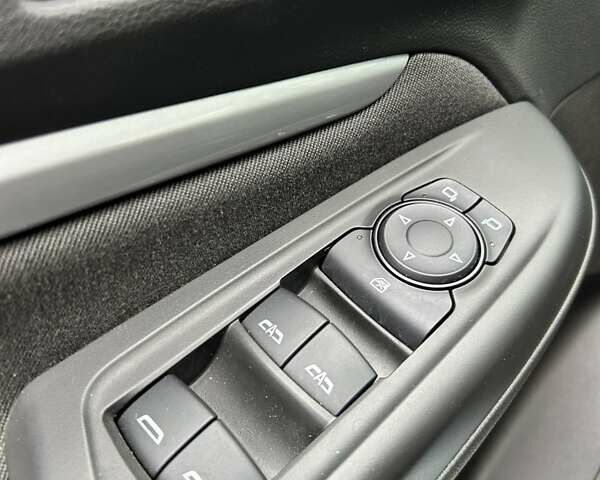 Синий Шевроле Bolt EUV, объемом двигателя 0 л и пробегом 57 тыс. км за 20900 $, фото 23 на Automoto.ua