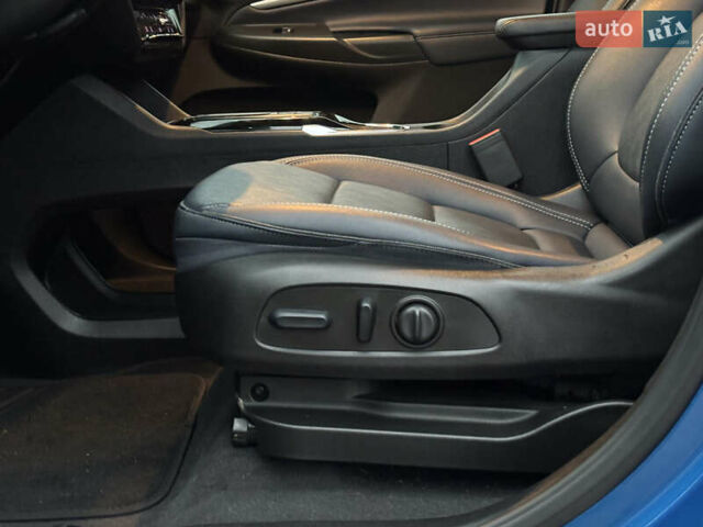 Синий Шевроле Bolt EUV, объемом двигателя 0 л и пробегом 38 тыс. км за 19999 $, фото 16 на Automoto.ua