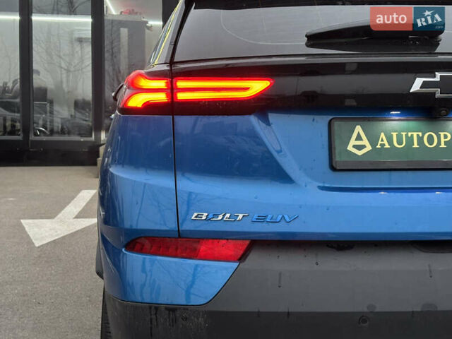 Синий Шевроле Bolt EUV, объемом двигателя 0 л и пробегом 38 тыс. км за 19999 $, фото 7 на Automoto.ua