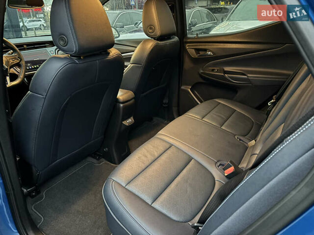 Синий Шевроле Bolt EUV, объемом двигателя 0 л и пробегом 38 тыс. км за 19999 $, фото 20 на Automoto.ua