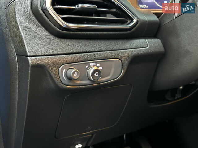 Синий Шевроле Bolt EUV, объемом двигателя 0 л и пробегом 38 тыс. км за 19999 $, фото 18 на Automoto.ua