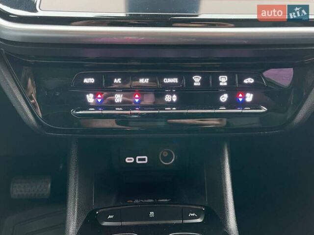 Синий Шевроле Bolt EUV, объемом двигателя 0 л и пробегом 38 тыс. км за 20990 $, фото 21 на Automoto.ua