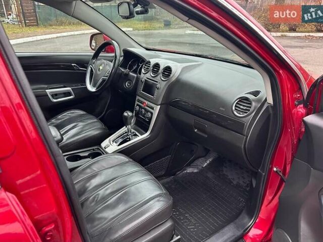 Красный Шевроле Captiva Sport, объемом двигателя 2.38 л и пробегом 238 тыс. км за 8499 $, фото 10 на Automoto.ua