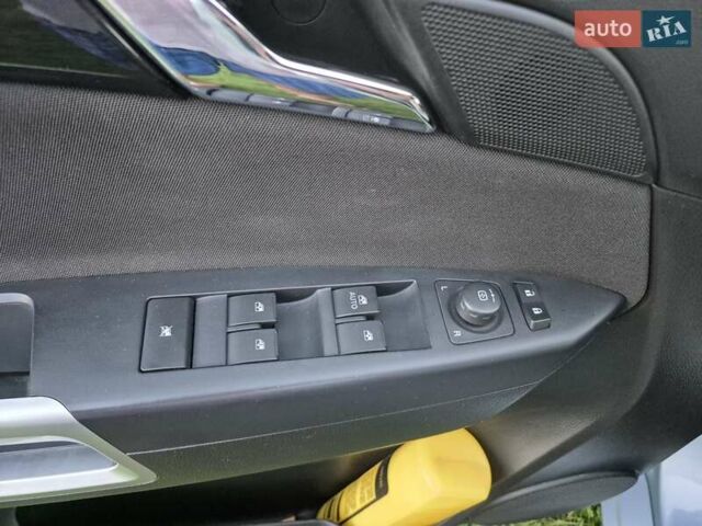 Синий Шевроле Captiva Sport, объемом двигателя 2.38 л и пробегом 190 тыс. км за 10000 $, фото 6 на Automoto.ua