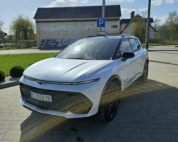 Белый Шевроле Equinox EV, объемом двигателя 0 л и пробегом 8 тыс. км за 31000 $, фото 3 на Automoto.ua