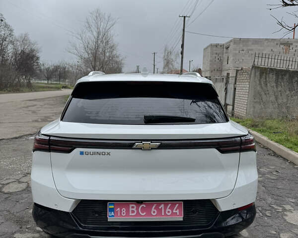 Белый Шевроле Equinox EV, объемом двигателя 0 л и пробегом 7 тыс. км за 29000 $, фото 3 на Automoto.ua