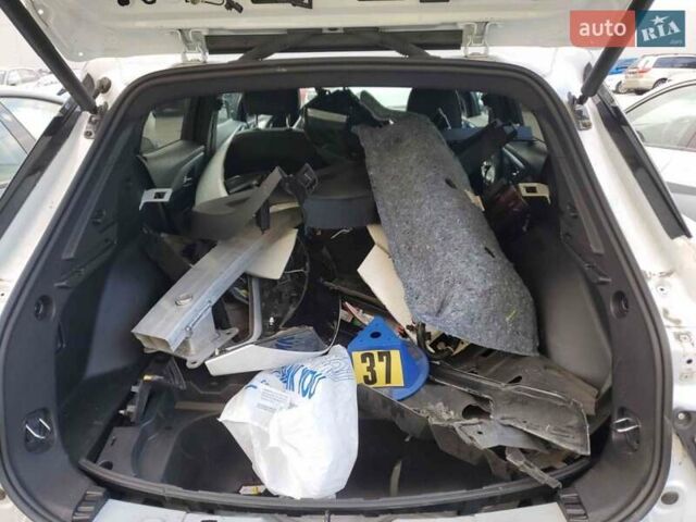 Белый Шевроле Equinox EV, объемом двигателя 0 л и пробегом 8 тыс. км за 21000 $, фото 11 на Automoto.ua