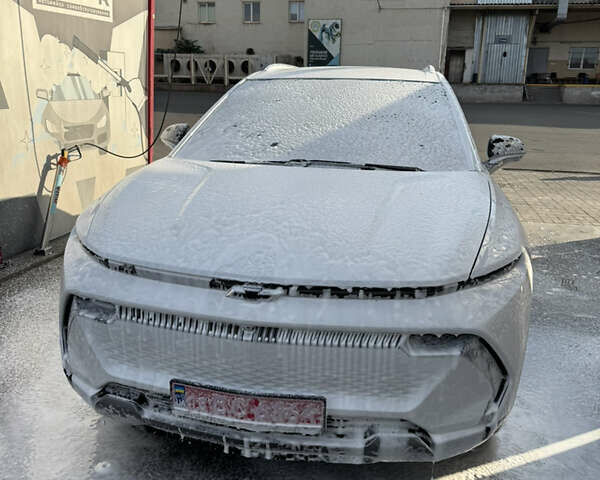 Белый Шевроле Equinox EV, объемом двигателя 0 л и пробегом 7 тыс. км за 29000 $, фото 11 на Automoto.ua