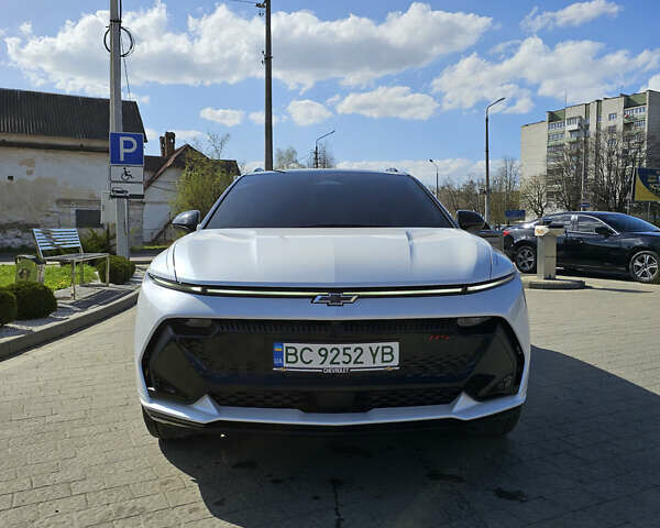 Белый Шевроле Equinox EV, объемом двигателя 0 л и пробегом 8 тыс. км за 31000 $, фото 1 на Automoto.ua