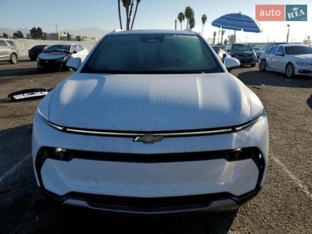 Белый Шевроле Equinox EV, объемом двигателя 0 л и пробегом 8 тыс. км за 21000 $, фото 5 на Automoto.ua