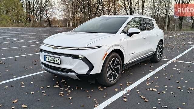 Белый Шевроле Equinox EV, объемом двигателя 0 л и пробегом 11 тыс. км за 31000 $, фото 5 на Automoto.ua