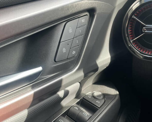 Белый Шевроле Equinox EV, объемом двигателя 0 л и пробегом 11 тыс. км за 30999 $, фото 27 на Automoto.ua