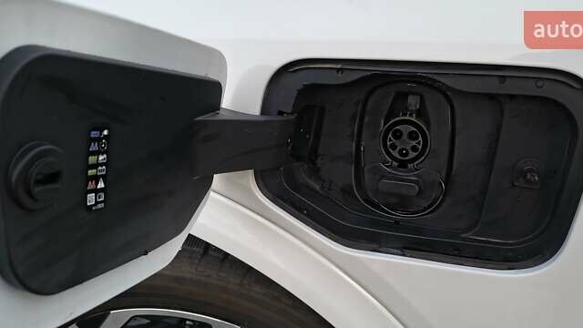 Белый Шевроле Equinox EV, объемом двигателя 0 л и пробегом 11 тыс. км за 31000 $, фото 17 на Automoto.ua