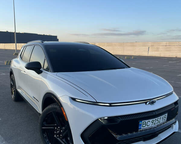 Белый Шевроле Equinox EV, объемом двигателя 0 л и пробегом 11 тыс. км за 30999 $, фото 3 на Automoto.ua