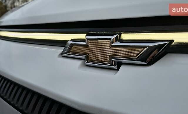 Белый Шевроле Equinox EV, объемом двигателя 0 л и пробегом 11 тыс. км за 31000 $, фото 10 на Automoto.ua