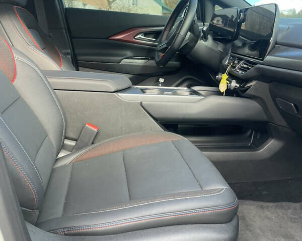 Белый Шевроле Equinox EV, объемом двигателя 0 л и пробегом 11 тыс. км за 30999 $, фото 33 на Automoto.ua