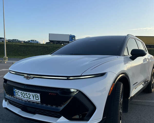 Белый Шевроле Equinox EV, объемом двигателя 0 л и пробегом 11 тыс. км за 30999 $, фото 2 на Automoto.ua