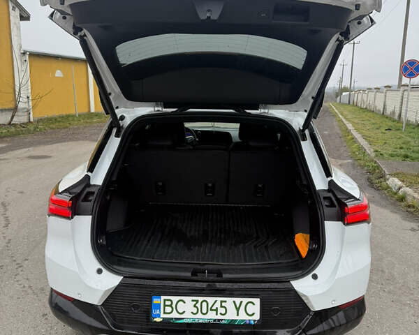 Белый Шевроле Equinox EV, объемом двигателя 0 л и пробегом 10 тыс. км за 28000 $, фото 7 на Automoto.ua