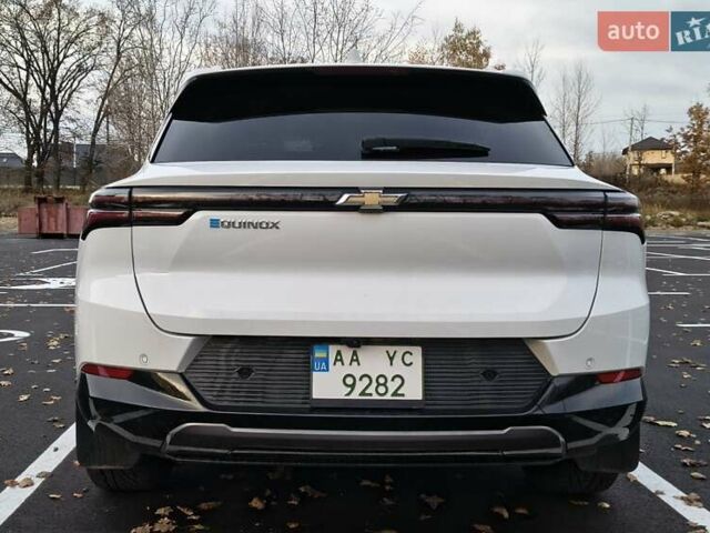 Белый Шевроле Equinox EV, объемом двигателя 0 л и пробегом 11 тыс. км за 31000 $, фото 4 на Automoto.ua