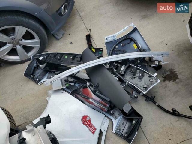 Белый Шевроле Equinox EV, объемом двигателя 0 л и пробегом 8 тыс. км за 21000 $, фото 9 на Automoto.ua