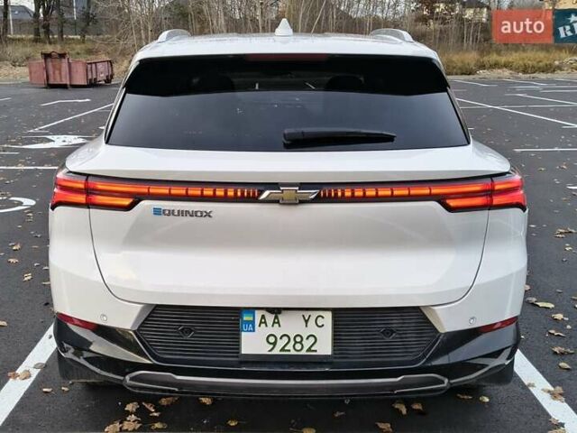 Белый Шевроле Equinox EV, объемом двигателя 0 л и пробегом 11 тыс. км за 31000 $, фото 9 на Automoto.ua