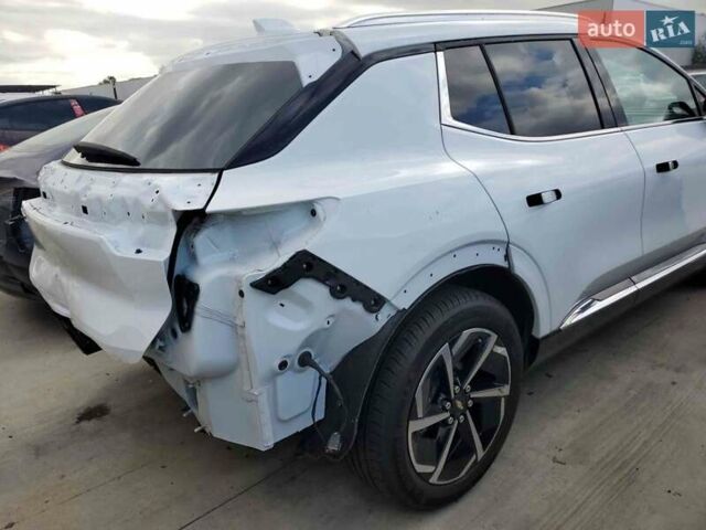 Белый Шевроле Equinox EV, объемом двигателя 0 л и пробегом 8 тыс. км за 21000 $, фото 4 на Automoto.ua