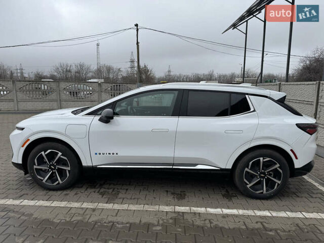 Белый Шевроле Equinox EV, объемом двигателя 0 л и пробегом 7 тыс. км за 29000 $, фото 2 на Automoto.ua