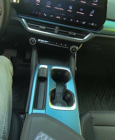 Белый Шевроле Equinox EV, объемом двигателя 0 л и пробегом 11 тыс. км за 31000 $, фото 35 на Automoto.ua