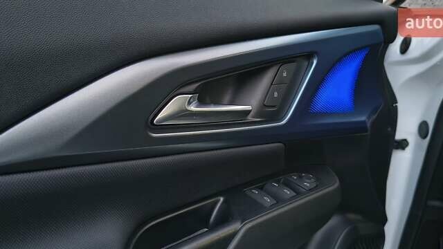 Белый Шевроле Equinox EV, объемом двигателя 0 л и пробегом 11 тыс. км за 31000 $, фото 33 на Automoto.ua